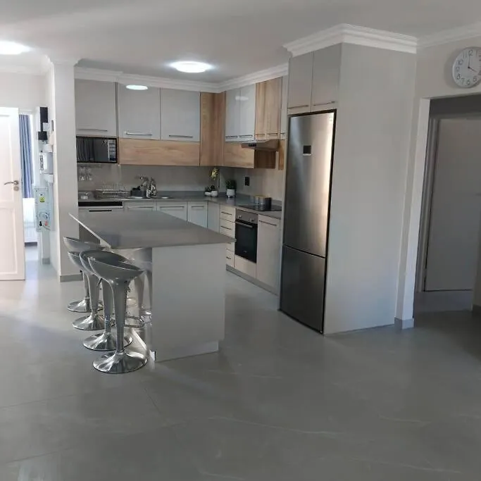107 St Tropez Eyrie Holiday Apartments Cape Town South Africa