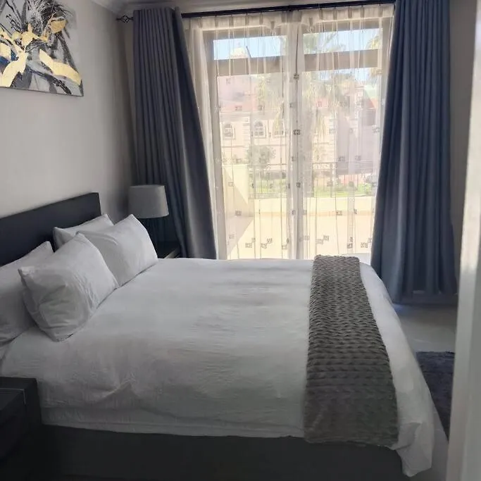 107 St Tropez Eyrie Holiday Apartments Cape Town